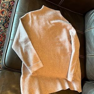 Tahari purple sweater size small